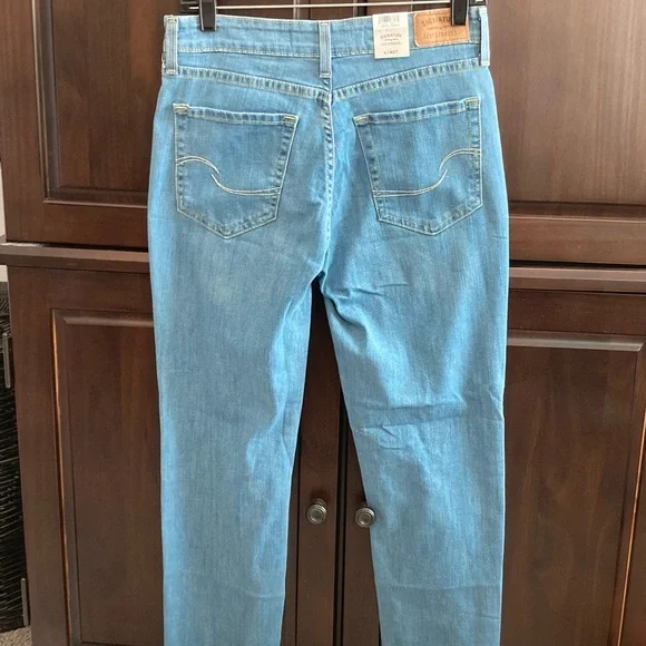 Levi Mid Rise Slim Boyfriend jeans - Picture 12 of 15